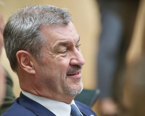 Markus Söder diskutiert Wahlrechtsreform, Parität und Koalitionskonflikte im Bundestag.