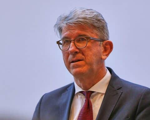 Wolfram Weimer verteidigt Erweiterungsbau der Deutschen Nationalbibliothek trotz finanzieller Unsicherheiten und Kritik.