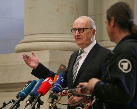 Dietmar Woidke spricht über das Vertrauen der Arbeitnehmer in die SPD und Energiepolitik.