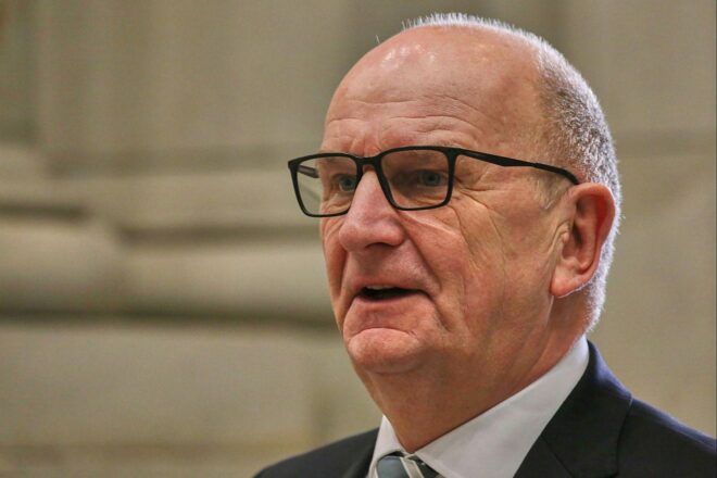 Woidke verabschiedet mehrere Minister nach Koalitionsende
