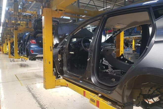 Zahl der freien Stellen in der Autoindustrie sinkt rasant