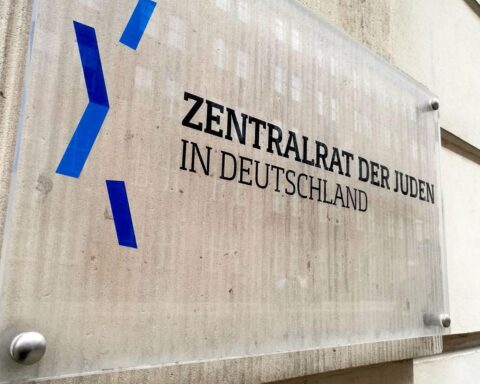 Zentralrat der Juden kritisiert Linkspartei für Beschluss gegen Zionismus und Antisemitismus.