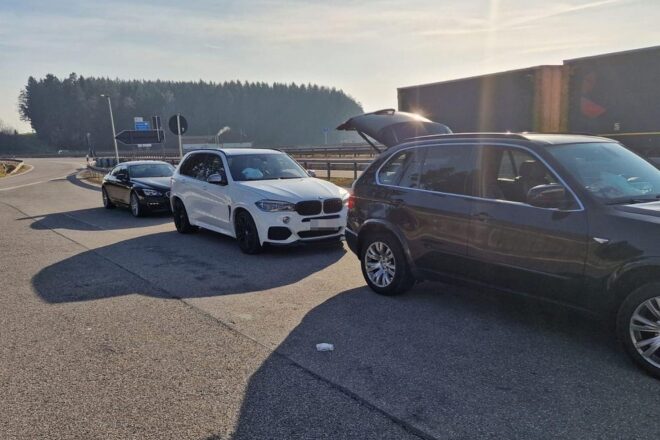 Zoll stoppt drei mutmaßliche Autoschmuggler auf A96 bei Lindau