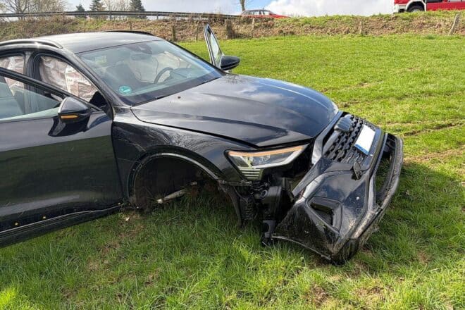 Zwei Leichtverletzte nach Unfall in Hennef-Westerhausen