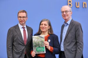 Grafik oder Diagramm zur Zukunftsquote 2025: Anstieg, Investitionen, und Sondervermögen in Deutschland.