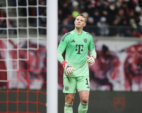 Fußballspiel mit dramatischem Comeback: SC Freiburg gegen FC Bayern München, 2:3.