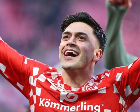 Fußballspiel zwischen Mönchengladbach und Mainz, Drama mit Elfmeter, 1:1-Unentschieden.