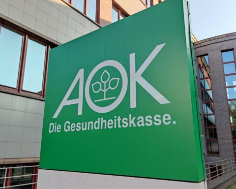 Carola Reimann diskutiert sinkende Krankenkassenbeiträge und wichtige Reformvorschläge der Expertenkommission.