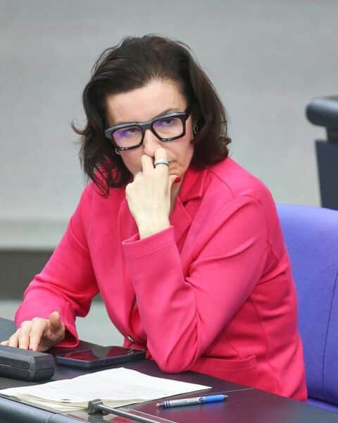 Dorothee Bär spricht über Fortschritte in der Fusionsforschung und den Bau eines Fusionsreaktors.