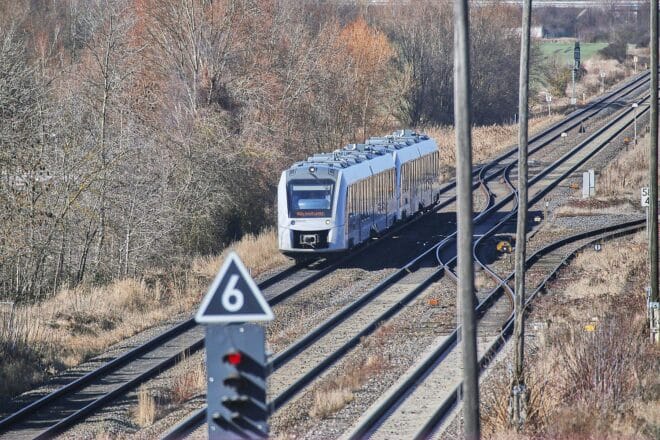 Bahngewerkschaft fordert wegen Spritpreisen günstige Zugtickets