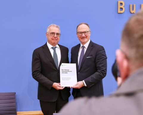 Grafik der Freiburger Subventionsbericht Vorstellung, 321 Milliarden Euro Subventionen, Bundesfinanzen, kritische Stellungnahmen.