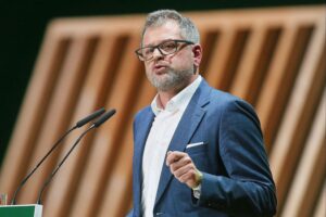 Bettina Jarasch und Werner Graf präsentieren die Grünen-Landesliste zur Abgeordnetenhauswahl in Berlin.