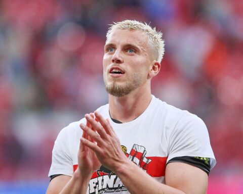 VfB Stuttgart und Werder Bremen kämpfen um Punkte, unentschieden 1:1 im Bundesliga-Spiel.