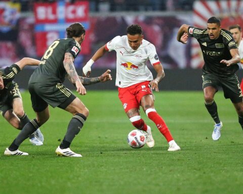 Leipzigs Spieler jubeln nach dem 3:1-Sieg gegen Union Berlin in der Bundesliga.