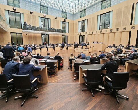 Sitzung des Bundesrates: Entscheidung über Tankrabatt zur Entlastung der Verbraucher und Unternehmen.