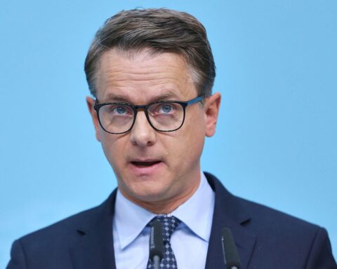 Carsten Linnemann, CDU-Generalsekretär, spricht über Reformen im deutschen Gesundheitssystem und Krankenkassen.