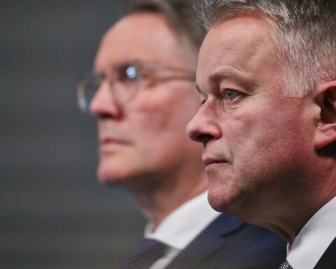 Gordon Schnieder und Alexander Schweitzer präsentieren die neue Koalitionsregierung in Rheinland-Pfalz.