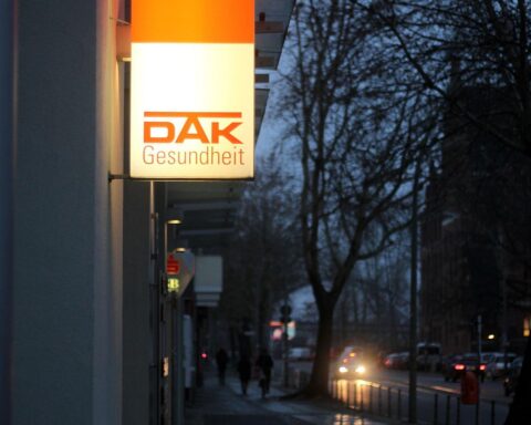 Ein kritischer Blick auf Gesundheitsreform-Pläne, DAK-Chef spricht sich für faire Lastenverteilung aus.