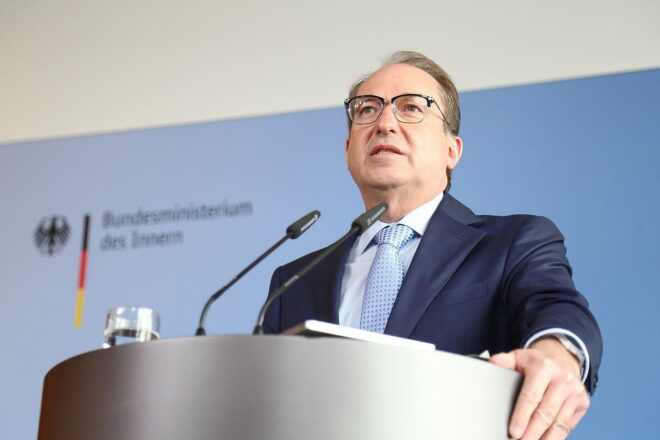 Dobrindt sieht neue digitale Befugnisse als "Meilenstein"