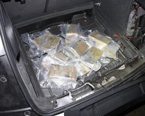 Razzia gegen Drogenring: Festnahmen, beschlagnahmtes Kokain und Ermittlungen im Ruhrgebiet.