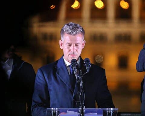 Péter Magyar und EU-Delegation diskutieren über die Freigabe von EU-Mitteln in Budapest.