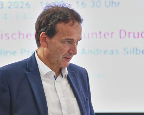 Andreas Silbersack fordert Maßnahmen gegen steigende Spritpreise und Entlastungen für Bürger.