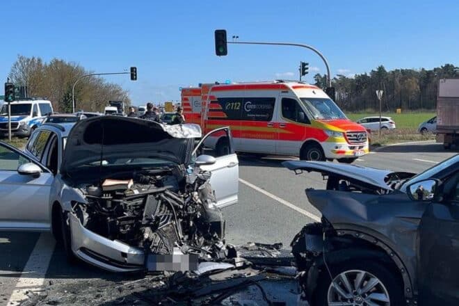 Frontalzusammenstoß auf B474 bei Dülmen verletzt zwei Personen