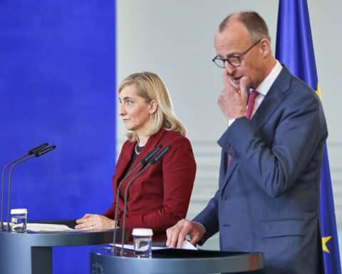 Gesundheitsministerin kritisiert Gesundheitsreform, fordert Nachbesserungen und warnte vor finanziellen Folgen.