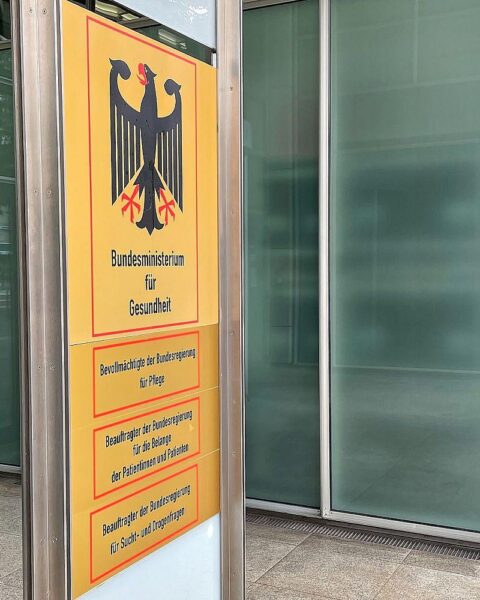 Beitragsanhebung GKV, Personen und Gesundheitsminister, Wechsel zur PKV.