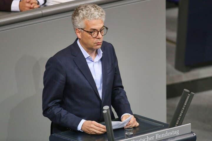 Stefan Nacke spricht über Reformen der Familienversicherung und Minijobs in der Gesundheitsversorgung.