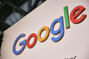 EU-Kommission verzögert erste Strafe gegen Google unter Digital Markets Act, Bild von Google-Logo.