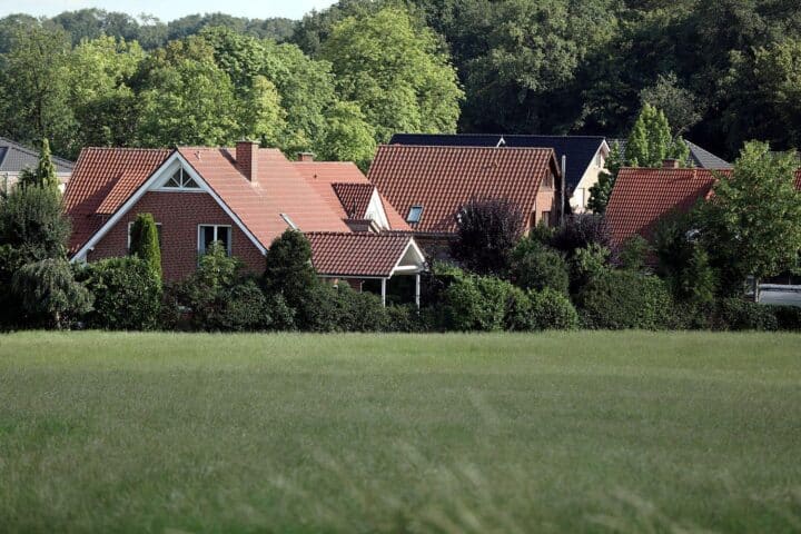 Immobilien, Familien, steuerfreie Käufe, politische Maßnahmen, Grüne, finanzielle Entlastung, Krisenaktionsplan.