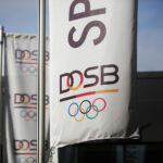 Hamburgs Bürger stimmen über Olympische Spiele ab; Briefwahlunterlagen und Abstimmungsstellen sichtbar.