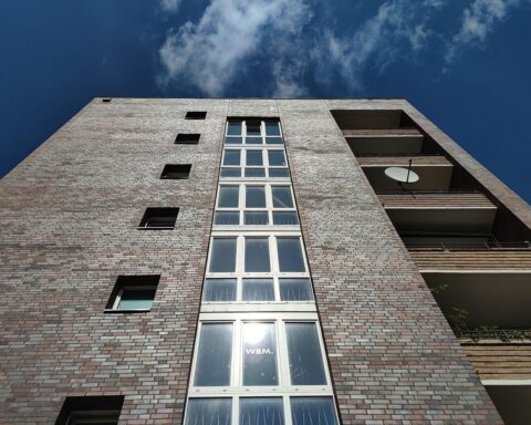 Steigende Hauspreise in der EU, Grafiken oder Diagramme zur Preisentwicklung in verschiedenen Ländern.