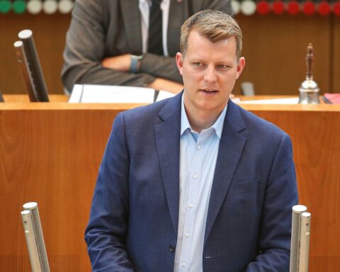 Henning Höne spricht über Liberalisierung, Bürgerrechte und Wirtschaft im FDP-Vorsitzkampf.