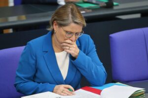 Stefanie Hubig spricht über Gesetz gegen digitale Gewalt und dessen schnelle Umsetzung.
