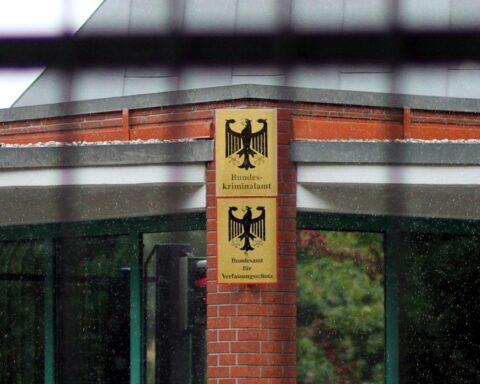 Bundesinnenministerium prüft staatliche Fördergelder mit geheimem Verfahren, Berichte über Einfluss des Verfassungsschutzes.