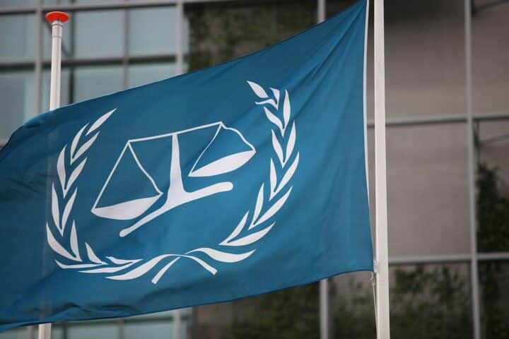 Internationaler Strafgerichtshof entscheidet über Duterte-Anklage wegen Verbrechen gegen die Menschlichkeit.