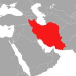 Iranischer Außenminister kündigt vorübergehende Freigabe der Straße von Hormus für Handelsschiffe an.