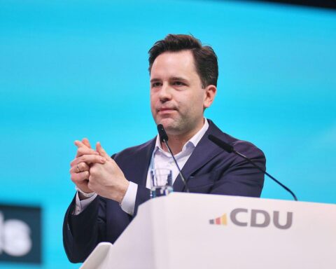 Johannes Winkel spricht über Gesundheitskosten und Bürgergeld in Berlin, kritisiert derzeitige Finanzierungsmodelle.