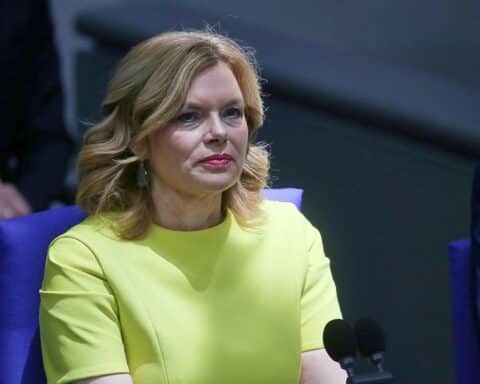 Julia Klöckner trifft politische Vertreter in Estland und Litauen zur Sicherheits- und Digitalisierungsgesprächen.