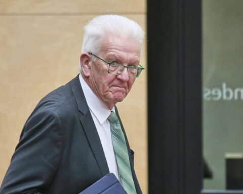 Winfried Kretschmann warnt vor Nationalismus – Gefahr für Demokratie und Gesellschaft.