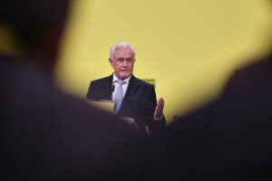 Wolfgang Kubicki erhält Unterstützung für FDP-Chefposten im Machtkampf der Partei.