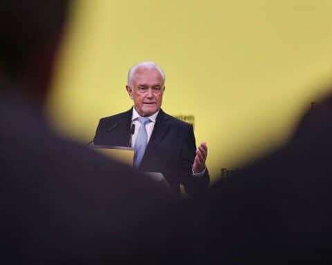 Wolfgang Kubicki erhält Unterstützung für FDP-Chefposten im Machtkampf der Partei.