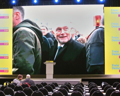 Wolfgang Kubicki spricht auf FDP-Parteitag über Parteizukunft und Wahlerfolge.