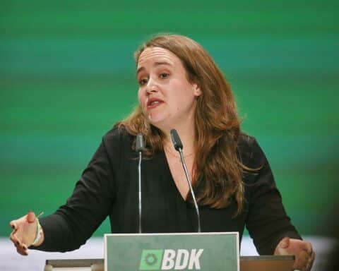 Ricarda Lang, ehemalige Grünen-Vorsitzende, reflektiert über politische Rückkehr und persönliche Stabilität.