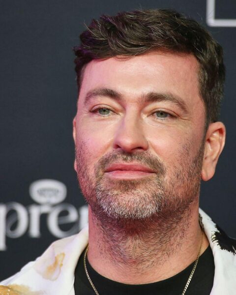 Marteria feiert Erfolge in den deutschen Album-Charts; Album "Zum Glück in die Zukunft III".