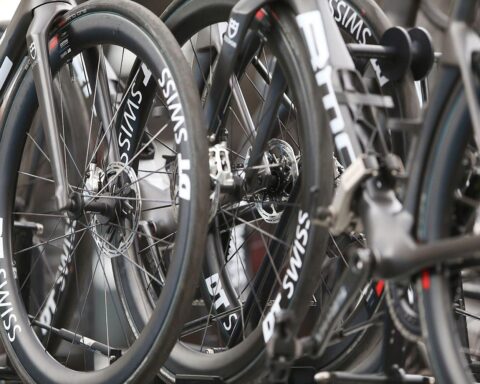 E-Bikes und Fahrräder: Anstieg der Unfallzahlen, besonders bei älteren Radfahrern.