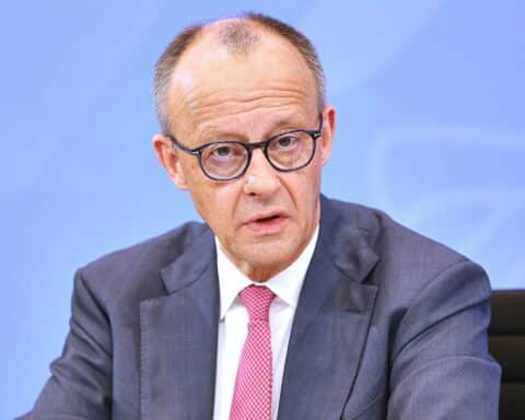 Friedrich Merz telefoniert mit Benjamin Netanjahu über Friedensgespräche im Nahen Osten.