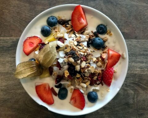 Ein Müsli, Symbol für den Diebstahl im Reformhaus in Einbeck, mit Polizei-Ermittlungen.